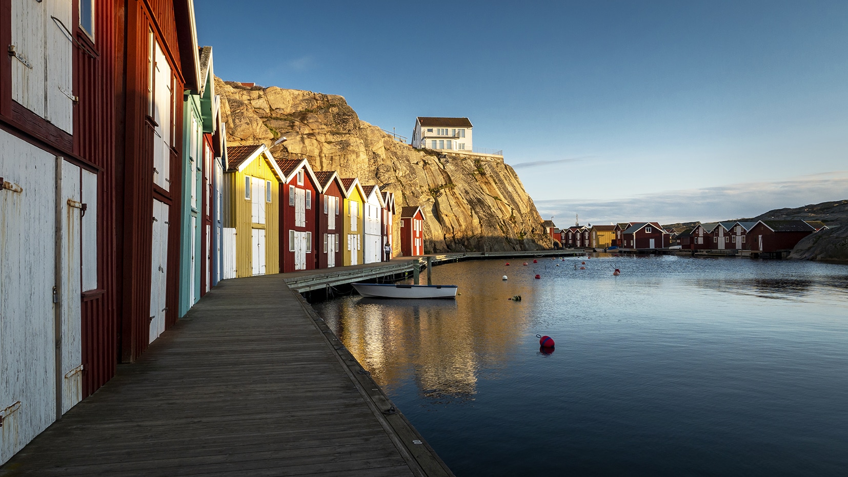Smögo cabanes couleurs ponton mer