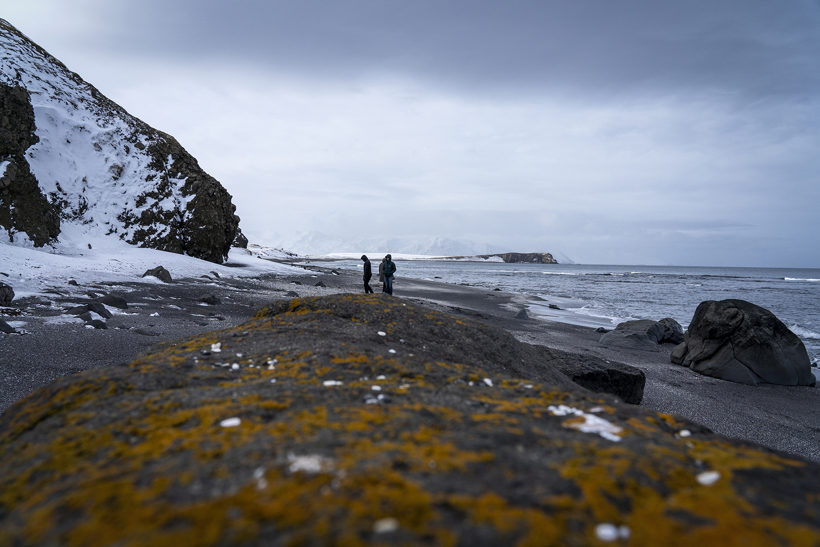 Islande du Nord plage sable noir neige