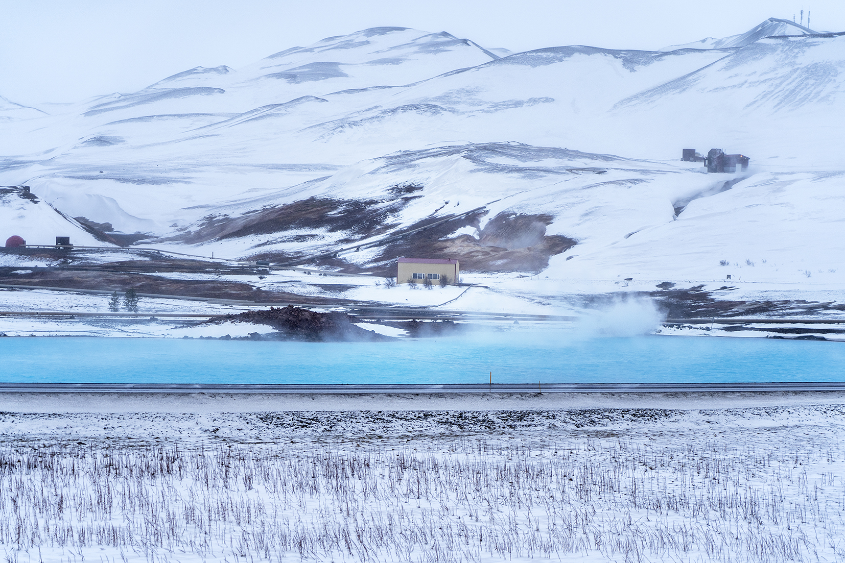 Blue lake Mývatn Islande du Nord