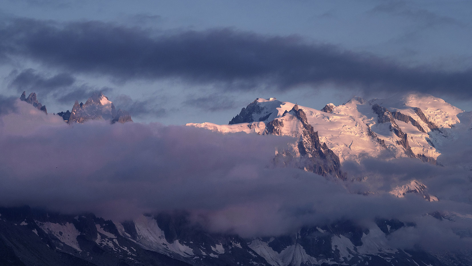 Massif Mont Blanc coucher de soleil Aiguille du Midi