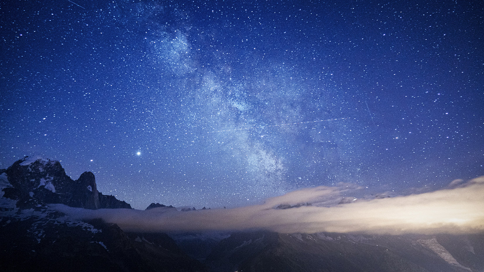 Etoiles voies lactée lac de Cheserys nuit montagnes