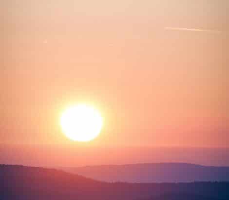 le Hohneck sommet coucher de soleil orange rose violet montagnes Vosges