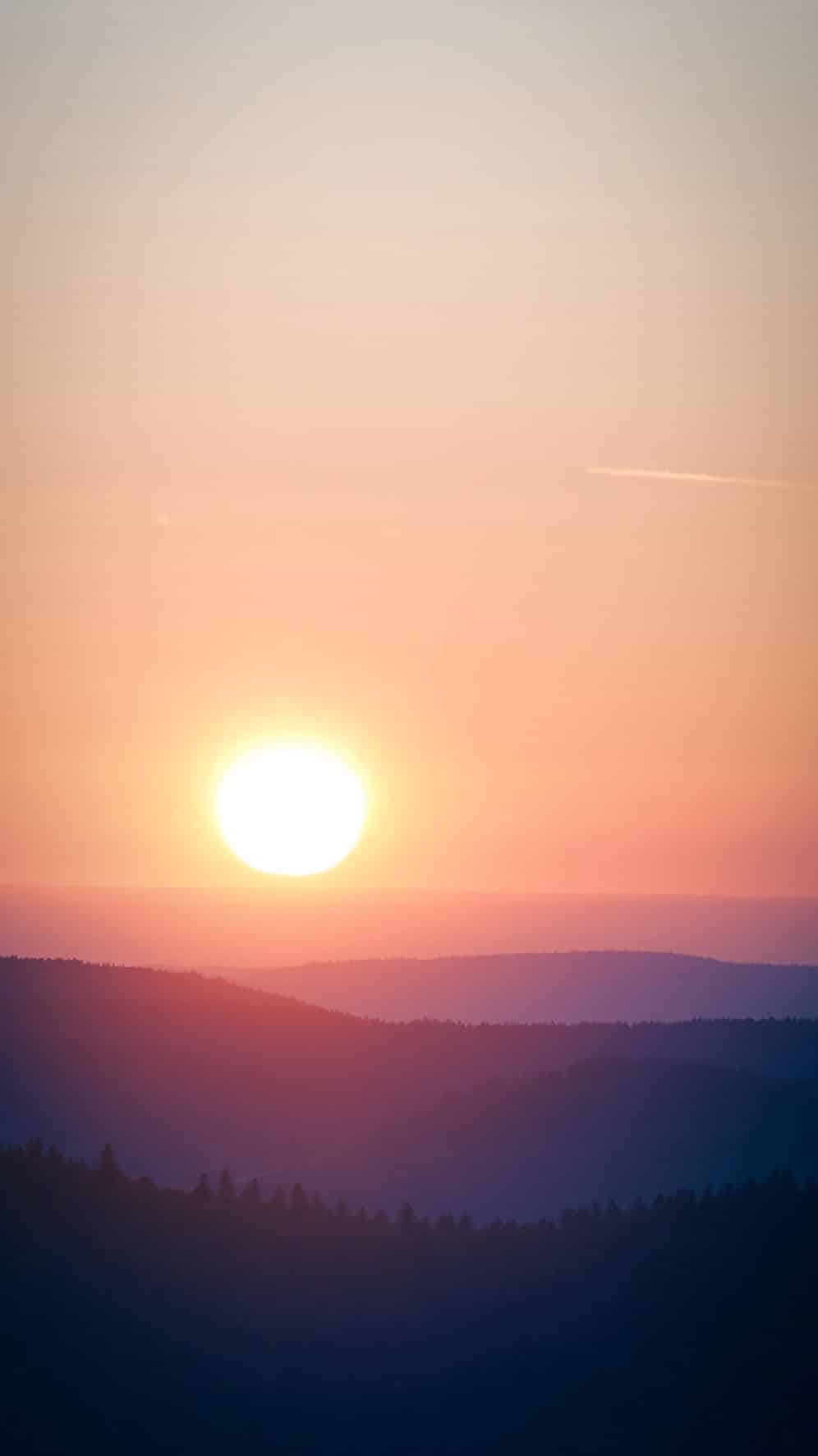le Hohneck sommet coucher de soleil orange rose violet montagnes Vosges